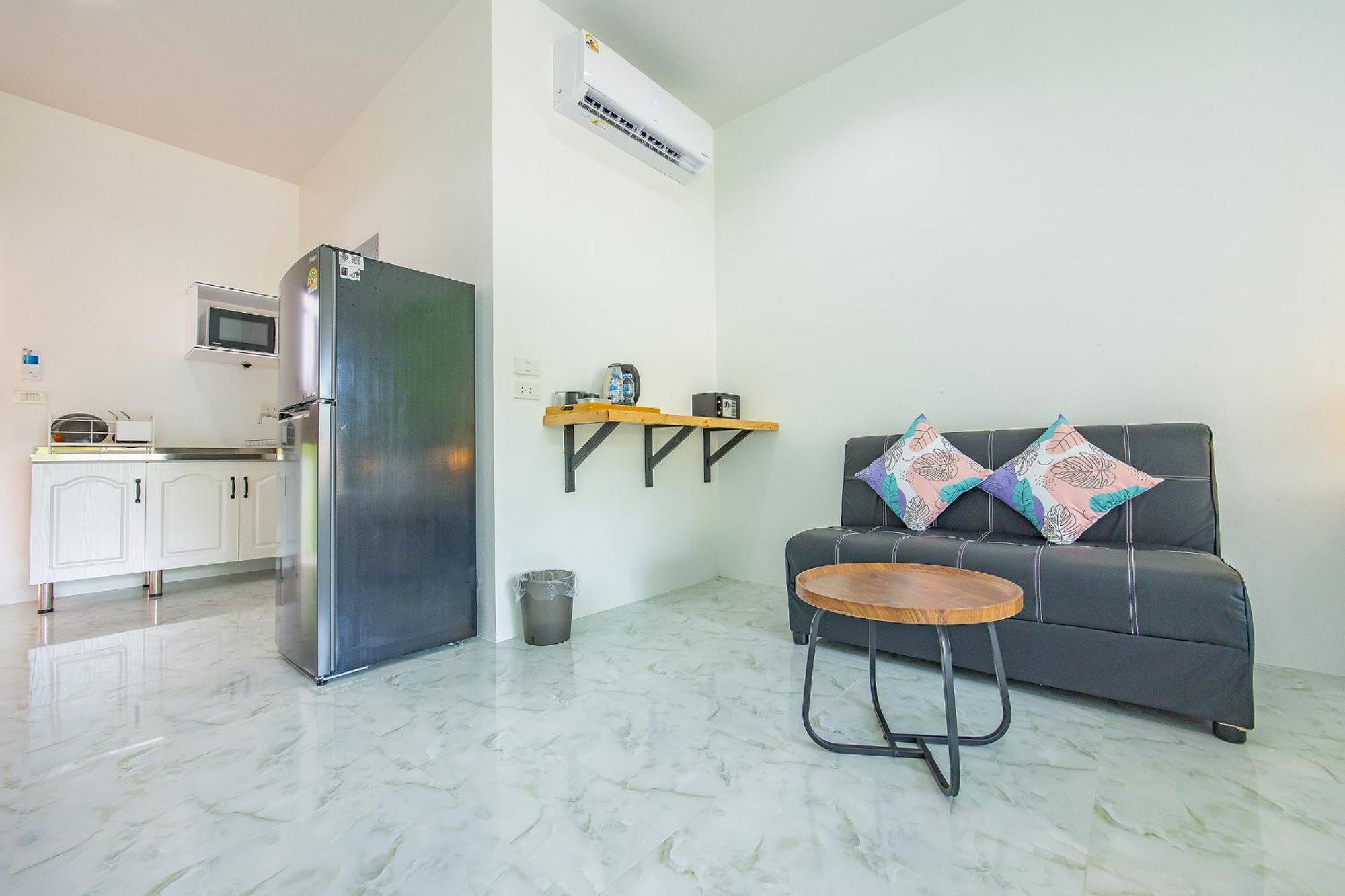 Karon Hotel At 22 Bagian luar foto