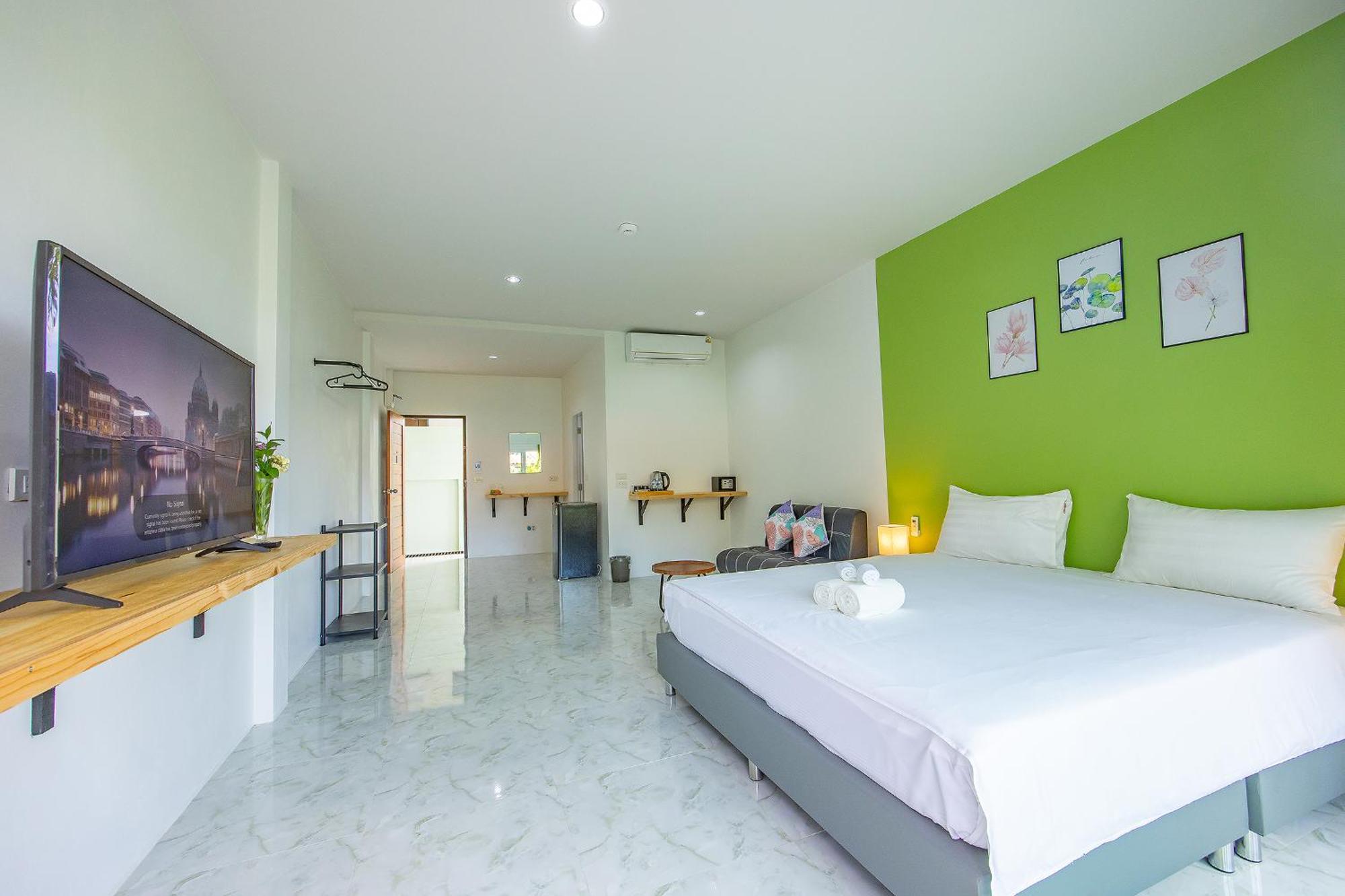 Karon Hotel At 22 Bagian luar foto